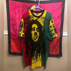 American Vintage Red, Green, Yellow Graphic Tee